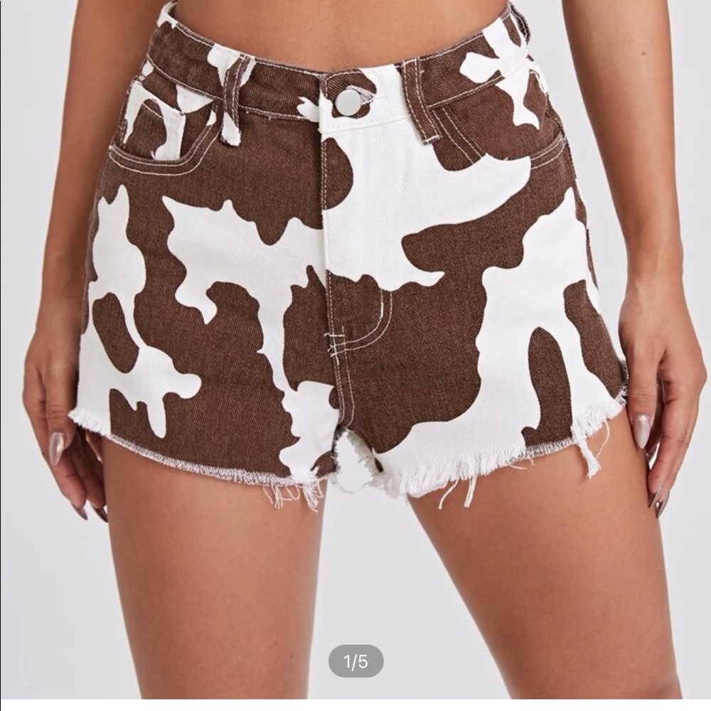 NEVER WORN Cow Print Denim Shorts! 🐮